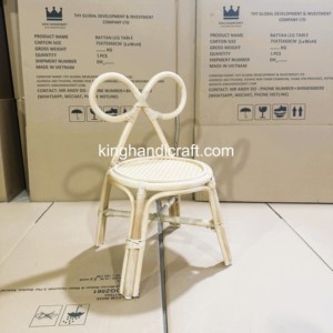 Chaises pour enfants en rotin naturel faites à la main pour événements de location, mariages, fêtes d'anniversaire et mobilier événementiel commercial - Product Image 2