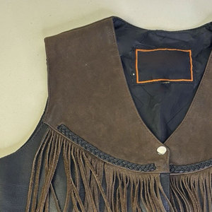 Gilet de cowboy classique en daim de haute qualité, veste en cuir respirante pour l'hiver, service OEM, gilet en cuir personnalisable - Product Image 4