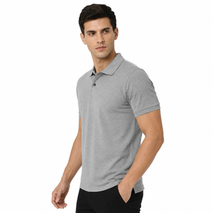 Polo homme tendance avec un design moderne, tissu doux, facile à porter, parfait pour le streetwear et les tenues quotidiennes, élégant et stylé. - Product Image 4