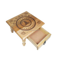 Table d'autel carrée en bois artisanale et écologique Rana Overseas Inc. avec gravures en relief, logo personnalisé, haute qualité