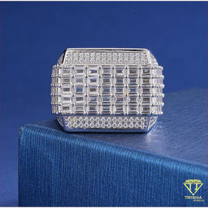 Anillo de sello rectangular de lujo de plata de ley 925 con diamantes cultivados en laboratorio y piedras baguette para compradores mayoristas de joyería - Product Image 3