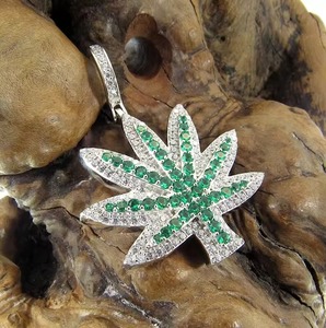 Hiphop Leaf Pendant 925 <b>Silver</b> Moissanite Round Brilliant Cut Bezel Setting Unisex Everyday Wear - Product Image 3