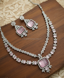 Parure de bijoux de mariée classique américaine ethnique en diamant, collier et boucles d'oreilles deux pièces pour mariage et soirée, style tendance - Product Image 1