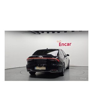 Hyundai Grandeur 2020, 2.5 Automático, Emisión Euro V, Asientos de Cuero, Volante a la Izquierda, Cámara Trasera, con 57,944 km - Product Image 4