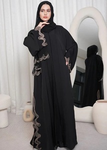 Abaya de luxe Loriya faite à la main de Dubaï avec hijab, dentelle texturée, perles florales, cardigan perlé, abaya modeste pour femmes musulmanes, EID 2026 - Product Image 2