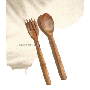 OceanTip Ensemble cuillère et fourchette à salade en bois de mangue | Ustensiles en bois à manche laqué bleu pour une présentation écologique à manger et à la table - Product Image 5