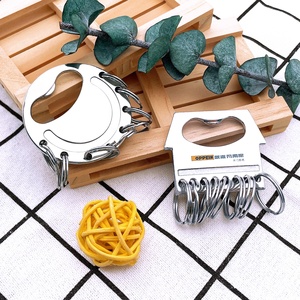 Llavero de metal con abrebotellas, fabricante de llaveros - Product Image 2