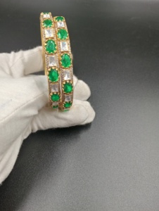 AMAIRA JEWELS SM-945 Brazalete Chapado en Oro para Mujer con Zirconia Ovalada y Piedra Verde, Pulsera de Compromiso, Joyería de Doble Zirconia de Moda, Regalo - Product Image 3
