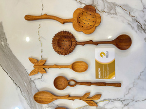 Colador de Poción Floral, Cuchara de Madera con Diseño de Girasol, Cuchara Perforada para Venta B2B - Caryln - Product Image 4