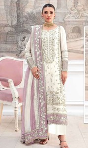 Conjunto de Kurti Royal Crunchy Silk con Bordado y Dupatta de Encaje |   Ropa Étnica Premium con Bordado Khatli - Product Image 3