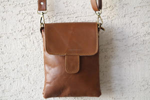 Sac en cuir véritable de style vintage Boho Casual Nylon Doublure Chaînes avec lettre Décoration Fermeture à glissière - Product Image 4