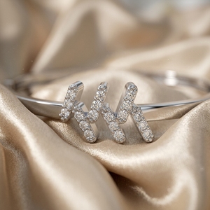 Diamante Cultivado en Laboratorio, Certificado IGI, Elegante Corte Redondo, Motivo Kada, 0.30 Ct en Oro Amarillo, Blanco y Rosa de 9K, Regalo de Compromiso y Boda - Product Image 4