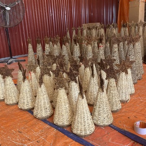 Árboles de Navidad Tejidos a Mano con Hierba Marina Natural para Decoración Rústica del Hogar y Exhibiciones Navideñas - Product Image 6