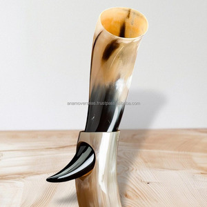 Corne de bœuf naturelle traditionnelle, corne à bière viking, article cadeau fait main - Product Image 1