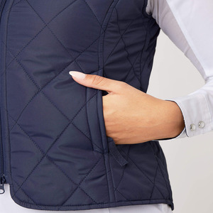Gilet matelassé noir personnalisé pour femme, sans manches, en duvet, design de créateur, matelassage losanges - Product Image 6