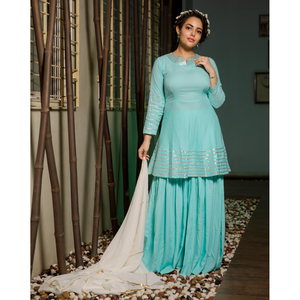 Ensemble de costume en chiffon turquoise avec décolleté Gotta, disponible en taille XS - Product Image 5