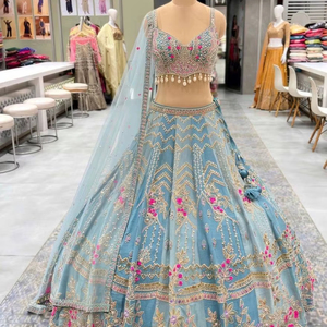 Lehenga Choli en soie tabby brodée bleu ciel avec dupatta en filet, tenue de créateur pour mariage, fiançailles, Diwali, fête de remise de diplôme pour femmes - Product Image 1