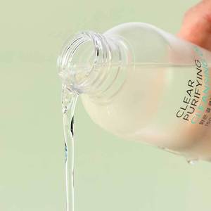 Aceite Desmaquillante Purificante Sin Perfume Medi Section No M Clear de 150 ml para Piel Sensible, Fórmula Hipoalergénica para Equilibrar los Lípidos - Product Image 4