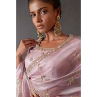 Sari de mariage élégant avec broderie multi-couches, travail de codage et de paillettes