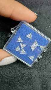 หินสังเคราะห์แบบเจาะรูทรงสามเหลี่ยมสีขาวใส CVD พร้อมรูเดียว ขายส่ง - Product Image 4
