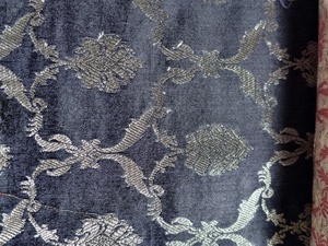 Tissu en soie 100% brodé de fleurs rouges, textile décoratif, matière pour robe - Product Image 2