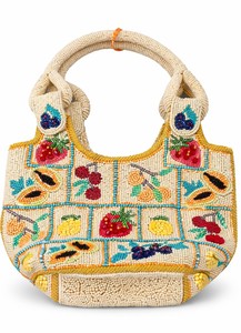 Bolsos tote con cuentas con diseño de frutas, detalle de bolso de mano en primer plano, perfecto para bodas nocturnas y uso casual, disponible para la venta. - Product Image 3