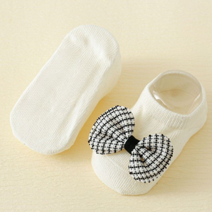 Chaussettes pour bébé personnalisées avec nœud, en coton tricoté, antidérapantes, style robe d'hiver pour nouveau-né, motif mignon - Product Image 3