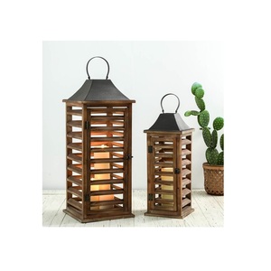 Portavelas de Madera Natural con Ventanas de Vidrio y Asa de Cuerda, Decoración Rústica para el Hogar - Product Image 1