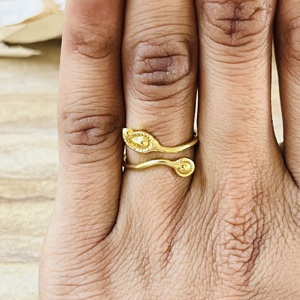 Anillo Ajustable de Serpiente con Aspecto Premium, Anillos Bohemios de Latón para Mujer, Joyería de Serpiente Envolvente Chapada en Oro de 18k para Venta al por Mayor/OEM/ODM - Product Image 1