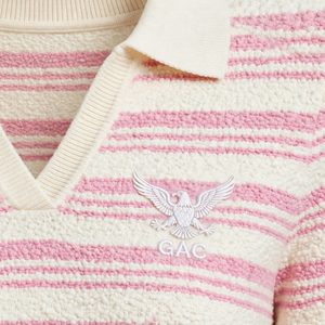 เสื้อโปโลถักลายทางสีชมพูและครีม แขนสั้น คอวี สำหรับผู้ชาย เสื้อสเวตเตอร์ลำลอง ขายส่งเสื้อผ้า - Product Image 5