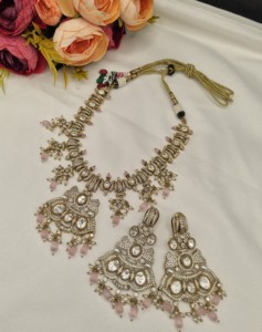 Designer Antique Gold Plated Kundan <b>Necklace</b> Set Bead Drops <b>Statement</b> <b>Necklace</b> Set with Matching Drop Earrings For Wedding Party - Product Image 6