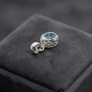 Pendentif solitaire classique en argent sterling 925 avec topaze bleue sertie dans un cadre, pour un usage quotidien, bijoux unisexes - Product Image 4