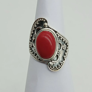 แหวนปะการังแดงทำมือ แหวนพลอยปะการังธรรมชาติ เครื่องประดับสไตล์โบโฮ ของขวัญสำหรับเธอ - Product Image 1