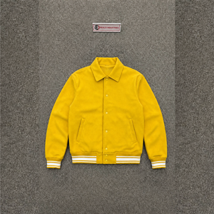 เสื้อแจ็คเก็ตวาร์ซิตี้สีเหลืองสุดหรูสำหรับผู้ชาย สวมใส่ได้ทุกวัน สไตล์ลำลอง สำหรับฤดูใบไม้ร่วง ผลิตจากวัสดุโพลีเอสเตอร์ เสื้อคลุมคลาสสิกสำหรับฤดูหนาว - Product Image 5