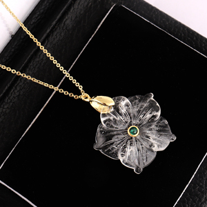 Collier tendance et créatif avec pendentif fleur en cristal de quartz sculpté à la main, plaqué or 18 carats, incrustation émeraude CZ, colliers de mode - Product Image 4