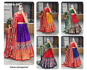 ชุดเลเฮนกา-โชลีและผ้าคลุมไหล่ คอลเลคชั่นพรีเมียม ดีไซน์ใหม่ ผ้าไหมโดลา พิมพ์ลายปาโตลาและปายทานี พร้อมงานปักฟอยล์ จากซัพพลายเออร์อินเดีย - Product Image 3