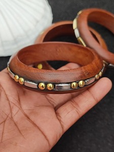 Bracelet en bois écologique et tendance pour femme, couleur naturelle, usage quotidien, ajustement infini - Product Image 1