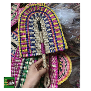 Éventail en jonc de mer, fibre naturelle tressée, pour rafraîchissement estival et décoration rustique, fabriqué à la main au Vietnam, vente en gros - Product Image 6