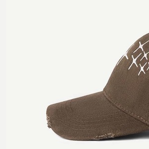 Casquette de baseball marron à 6 panneaux avec broderie géométrique blanche, unisexe, ajustée, en sergé, style urbain décontracté, printemps-été - Product Image 3