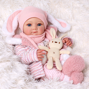 Babeside Bettie 17" Bambole Reborn Realistiche Bambina Neonata con Vestiti Invernali Rosa Coniglio, Corpo in Vinile e Tessuto - Fornitore B2B - Product Image 2