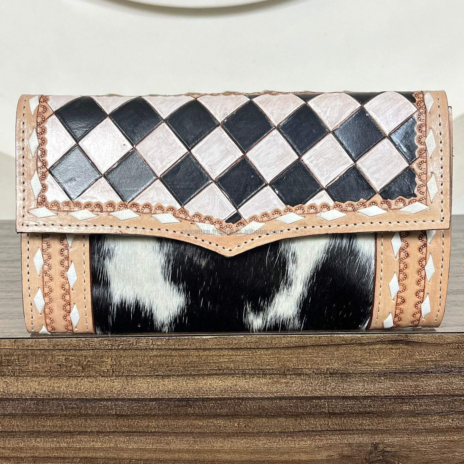 ตาหมากรุกสีดำ &amp; สีขาว