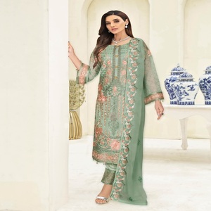 Robes Anarkali indiennes de luxe en mousseline brodée pour femmes, longues jusqu'au sol, pour fêtes et mariages, sans plis, marque Ramsha - Product Image 2