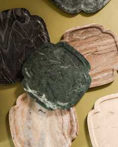 Plateau décoratif en marbre personnalisable en couleur et en forme, forme irrégulière, motif abstrait, design minimaliste, emballage individuel - Product Image 1