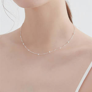 Collar de Perlas de Agua Dulce de Alta Gama para Mujer, Diseño de Cielo Estrellado Simple y Ligero de Lujo, Collar de Cuentas de Arroz Pequeñas - Product Image 1
