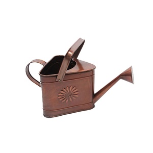 Arrosoir populaire en fer, métal et cuivre, style antique, fait main par un designer, pour la maison et le jardin, également support pour fleurs - Product Image 5