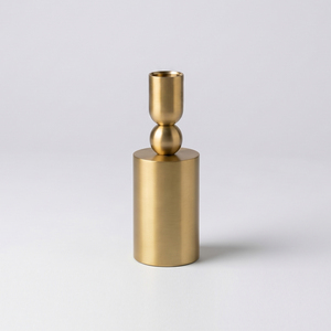 Élégant porte-bougie en métal avec finition laiton mat, design minimaliste moderne, forme ronde pour la décoration intérieure, les mariages et les événements - Product Image 2