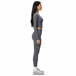 SPINE CRAFT Conjunto de Yoga para Mujer: Top Corto Halter de Manga Larga, Pantalones Cortos sin Mangas con Cuello Redondo y Control de Abdomen de Cintura Alta para Entrenamiento - Product Image 2