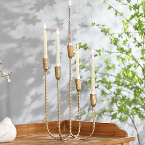 Candélabre en fonte à 5 bras, porte-bougies hauts en laiton antique, décoration vintage style ferme - Product Image 4