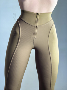 Legging de yoga côtelé taille haute avec fermeture éclair, longueur intégrale, effet ventre plat, couleur unie, en Spandex et Nylon - Product Image 1