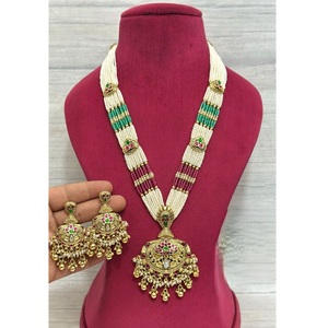 Élégant Bijou de Fête Rajwadi Plaqué Or en Laiton Fait Main, Inspiré de Sabyasachi, avec Perles d'Imitation Kundan Polki de Qualité Supérieure - Product Image 1